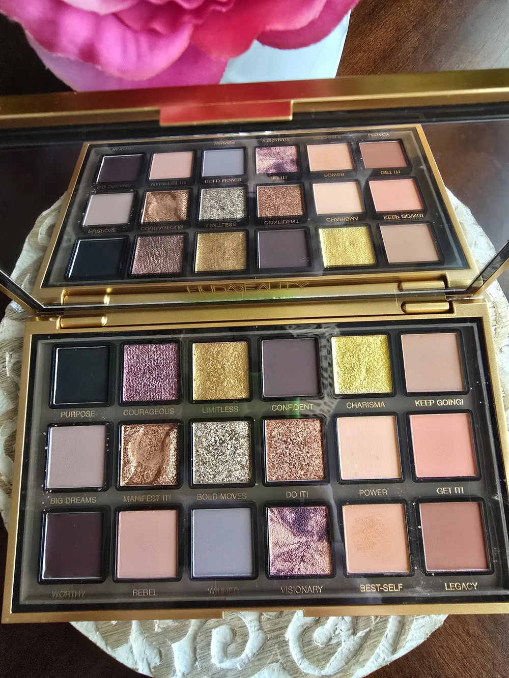 HUDA BEAUTY - EM(POWER)ED Makeup Eyeshadow Palette